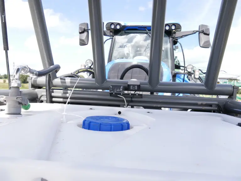 Trois caméras équipent le module frontal su système SyreN. Deux filment latéralement pour sécuriser la conduite dans les intersections, tandis que la