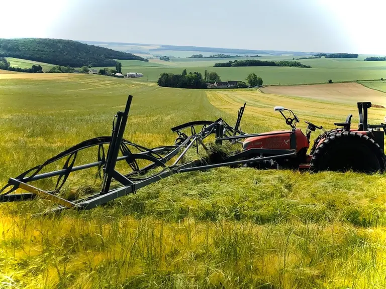 L'écimeuse Bouillé Concept présente une garde au sol de 50 cm.