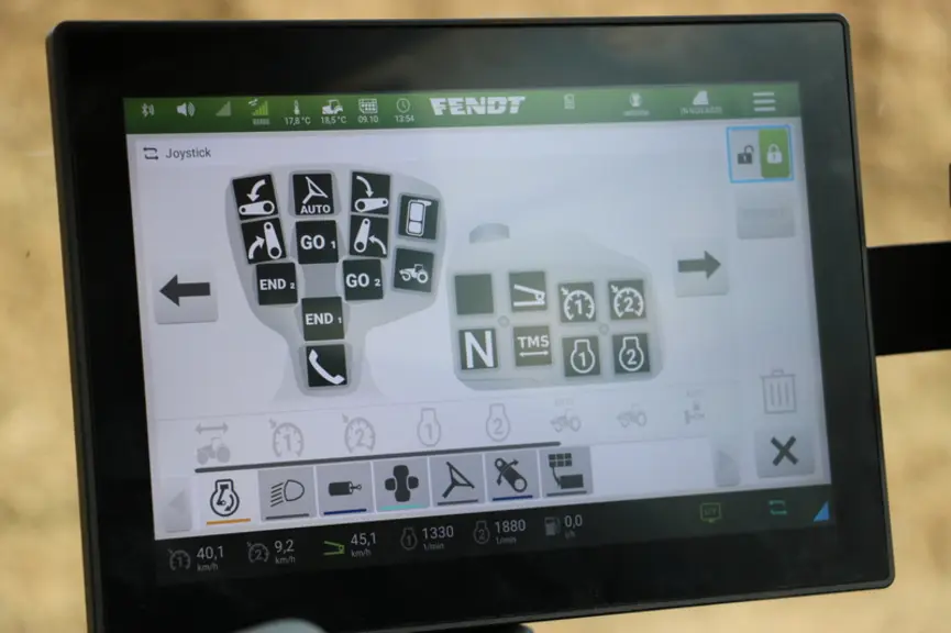 Le terminal du tracteur Fendt 314 Vario permet de personnaliser les commandes du joystick. © M. Portier