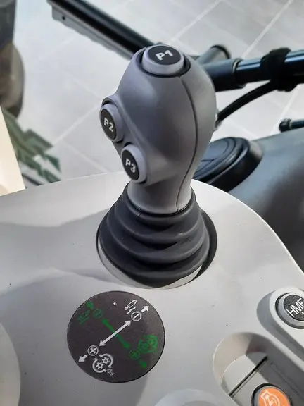 Joystick hydraulique des tracteurs McCormick. © McCormick