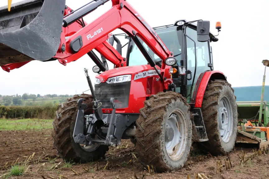 Essai du Massey Ferguson 5711 M. © M. Portier