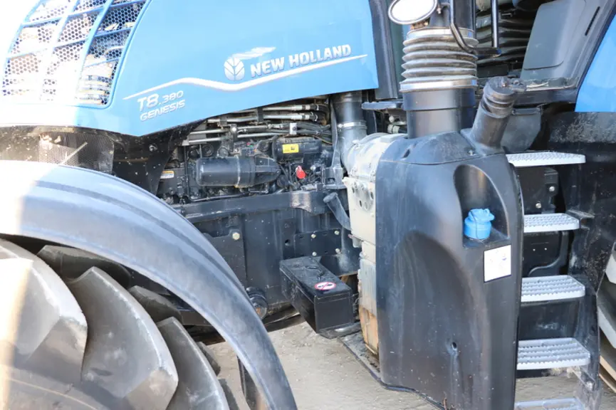 Le New Holland T8.380 Genesis est facile à entretenir © M. Portier