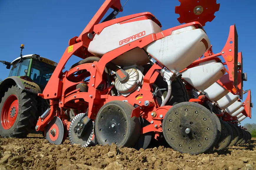 Le semoir Chrono 307 de Maschio Gaspardo compte 7 rangs espacés de 60 cm. © Maschio Gaspardo