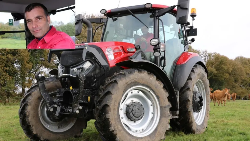 Yann Kastler, éleveur à Rostrenen dans les Côtes-d’Armor, a testé le tracteur Case IH Vestrum 130 CVXDrive. © M. Portier
