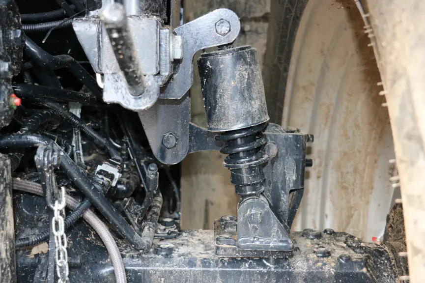 Le tracteur Case IH Vestrum 130 CVXDrive est équipé d'une suspension de cabine mécanique. © M. Portier