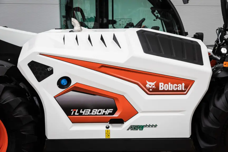 Les chargeurs télescopiques Bobcat R Agri adoptent une motorisation Stage V sous un nouveau capot © Bobcat