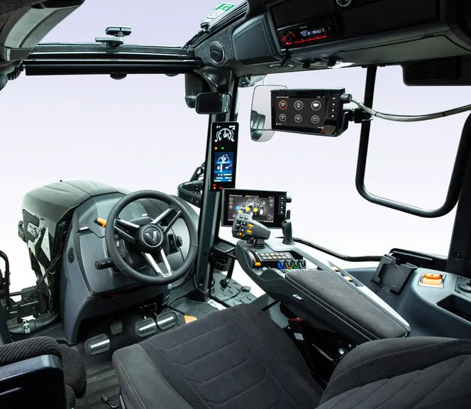 Les Valtra N5 et T5 bénéficient d'un nouveau volant plus grand. © Valtra