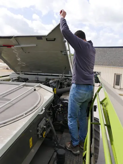 L’un des intérêts de la location soulevé par Guillaume Mallet est de disposer d’une machine de dernière génération sur laquelle l’entretien quotidien