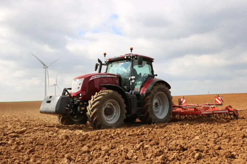Essai du tracteur McCormick X7.624 VT-Drive