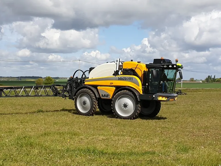 Le fabricant de pulvérisateurs automoteurs Mazzotti a été racheté par John Deere en juillet 2017.