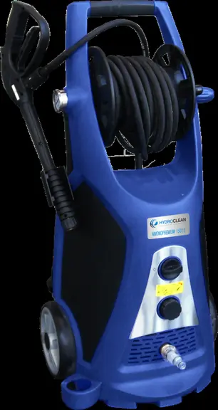 Le laveur haute pression compact monophasé Monopremium 150/10 d'Hydroclean est équipé d'un enrouleur de tuyau.