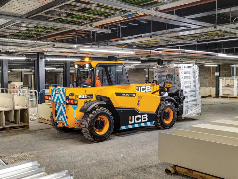 Le chargeur téléescopique JCB 525-60 dispose de batteries lithium-ion proposant 5 000 cycles.