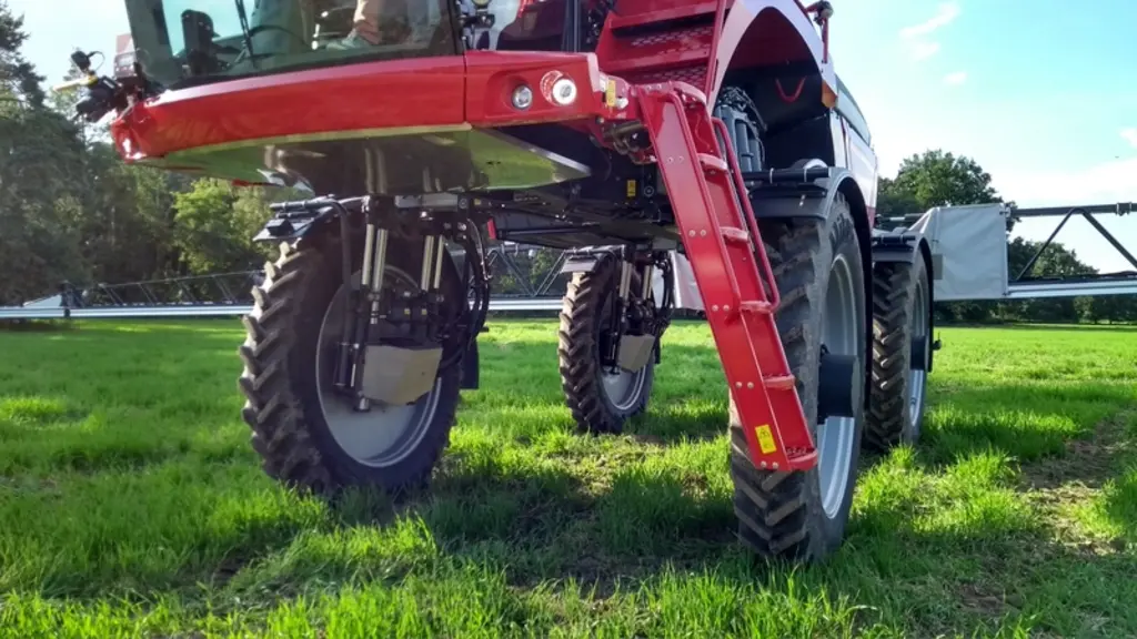 Le pulvérisateur automoteur Horsch Leeb VN accède en option au réglage hydraulique de la garde au sol.