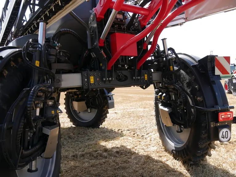 Les pulvérisateurs automoteurs Horsch Leeb VN et VL reçoivent des essieux télescopiques.