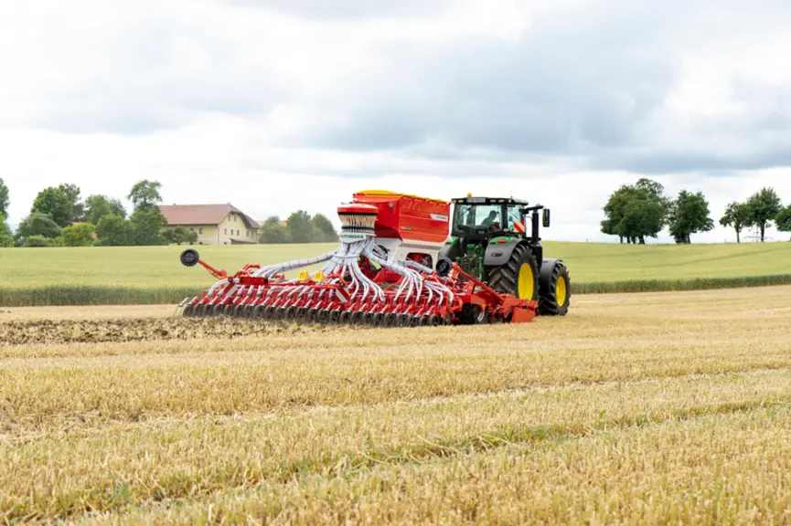 La nouvelle génération de Terrasem affiche une nouvelle nomenclature avec les suffixes V pour repliable, D pour le travail du sol et Z pour la fertili