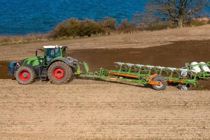 Les charrues semi-portées monoroue de dernière génération sont conçues pour des tracteurs de plus de 300 chevaux.