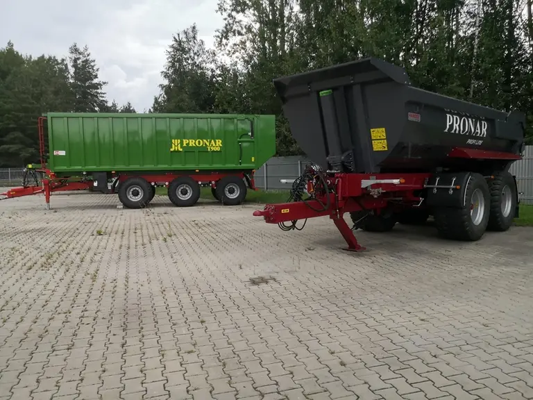Pronar s'appuie sur plusieurs distributeurs pour commercialiser ses matériels en France, dont Agripartner, Maze et ToutAgri.