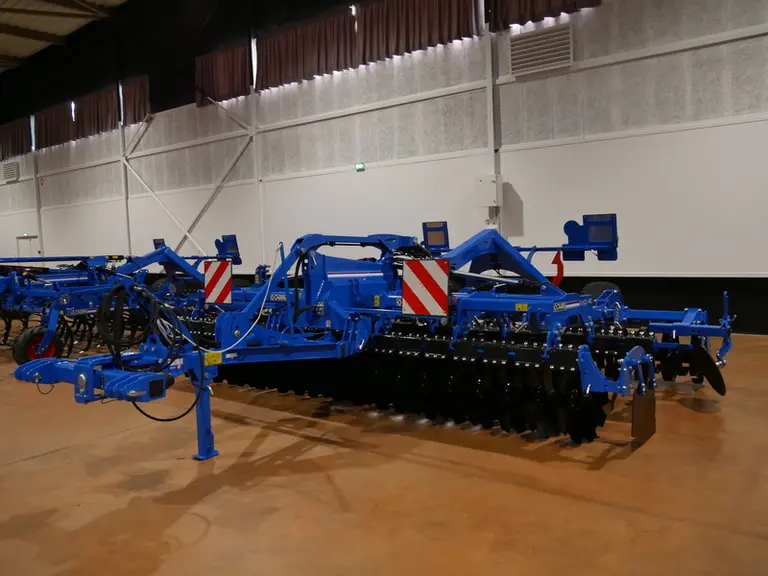 Le déchaumeur à disques Xenos HD de Carré bénéficie d'un châssis réalisé en acier Hardox.