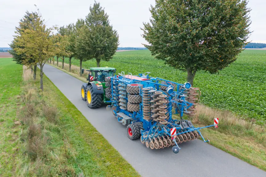 Le semoir Solitair DT de Lemken est annoncé comme le successeur du Compact Solitair.