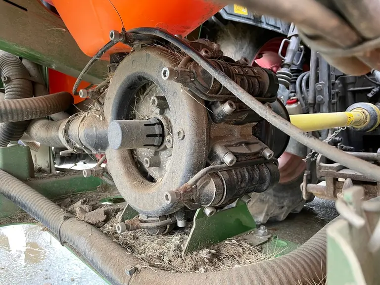 La pompe du pulvérisateur peut perdre de son efficacité avec le temps