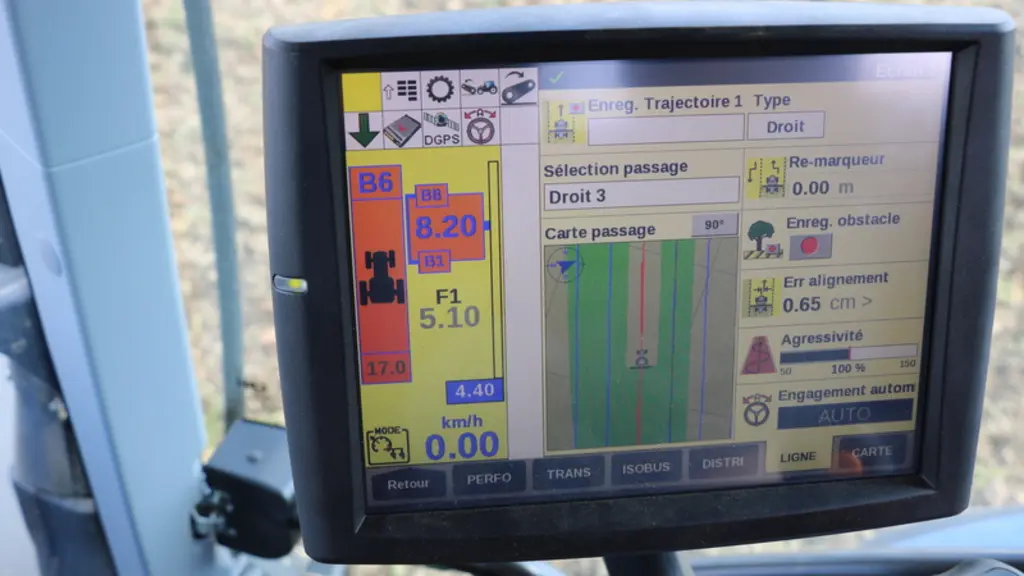 Le tracteur New Holland T6.160 Dynamic Command est doté en option d'un terminal de 12,4 pouces