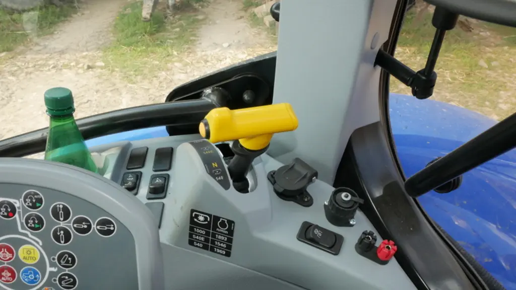 Le tracteur New Holland T6.160 Dynamic Command conserve une sélection mécanique des régimes de prise de force