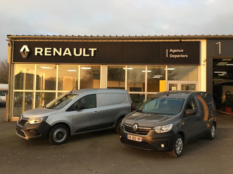 Le Renault Express Van est annoncé à partir de 18 400 euros HT, alors que le Kangoo 3 Van débute à 20 400 euros HT.
