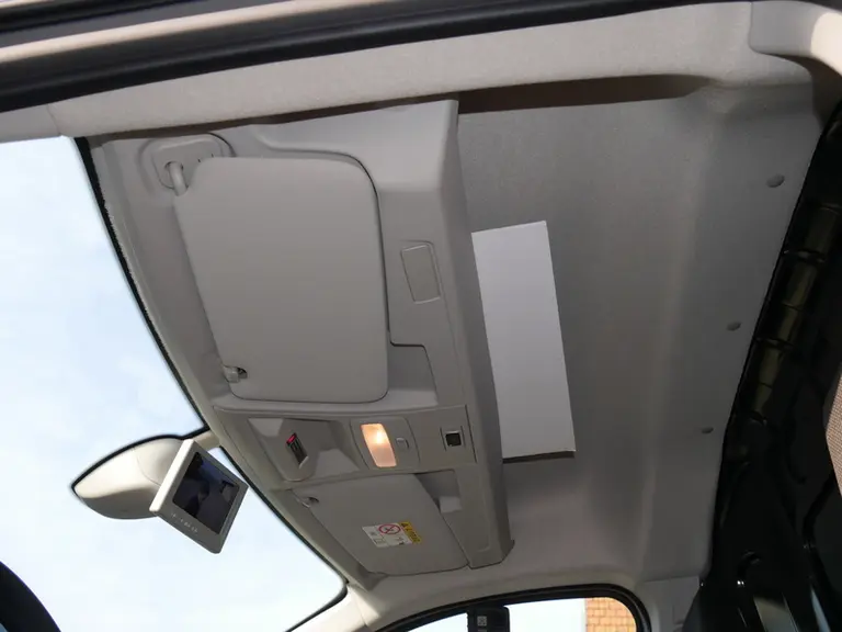 Le Renault Express Van bénéficie de série d'une capucine d'une contenance de 22 litres.