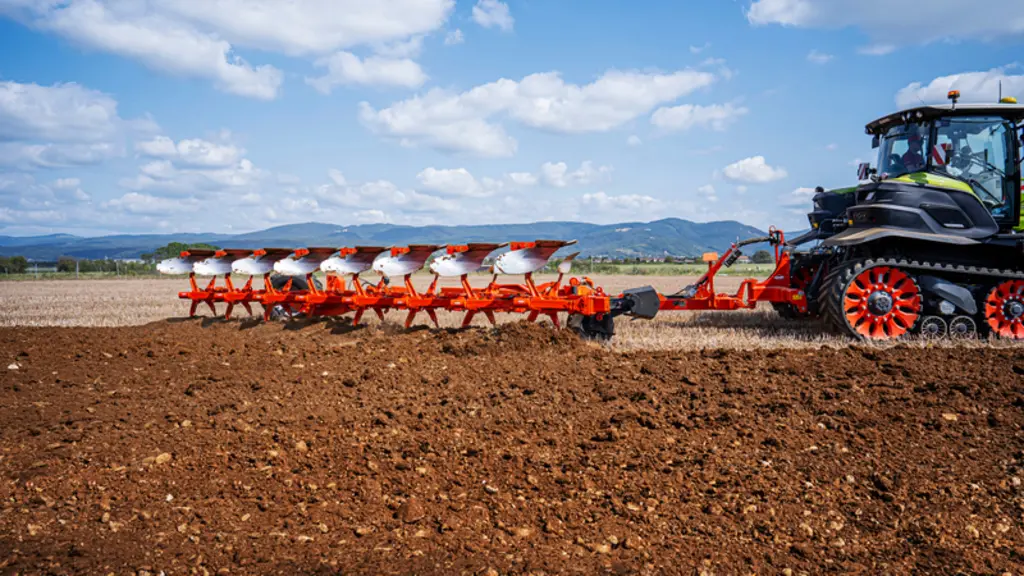 La charrue Multi-Leader XT de Kuhn est conçue pour les tracteurs jusqu'à 400 ch.