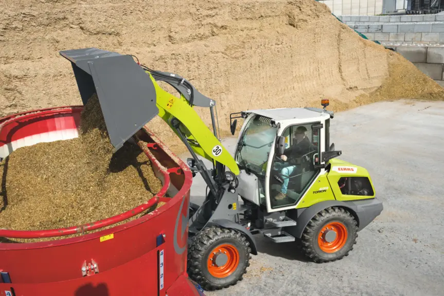 La hauteur de déversement de la chargeuse articulée Claas Torion 639 est de 2,98 m avec le bras à cinématique en Z et de 3,18 m en version High Lift.