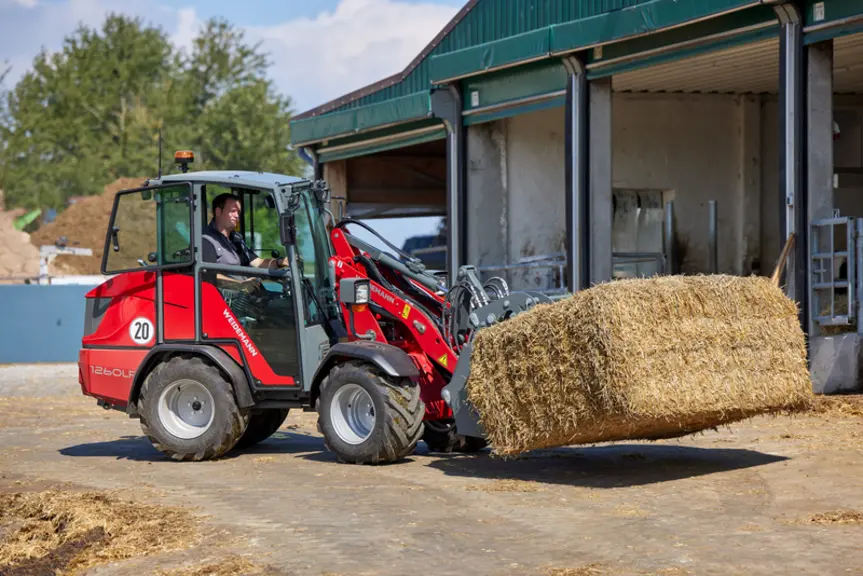 Le valet de ferme Hoftrac 1260LP de Weidemann profite d’une charge de basculement en hausse de 18 %.