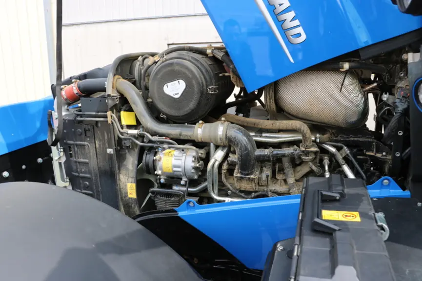 Le moteur FPT 6 cylindres 6,7 l n'utilise qu'un simple catalyseur trois voies pour sa dépollution.