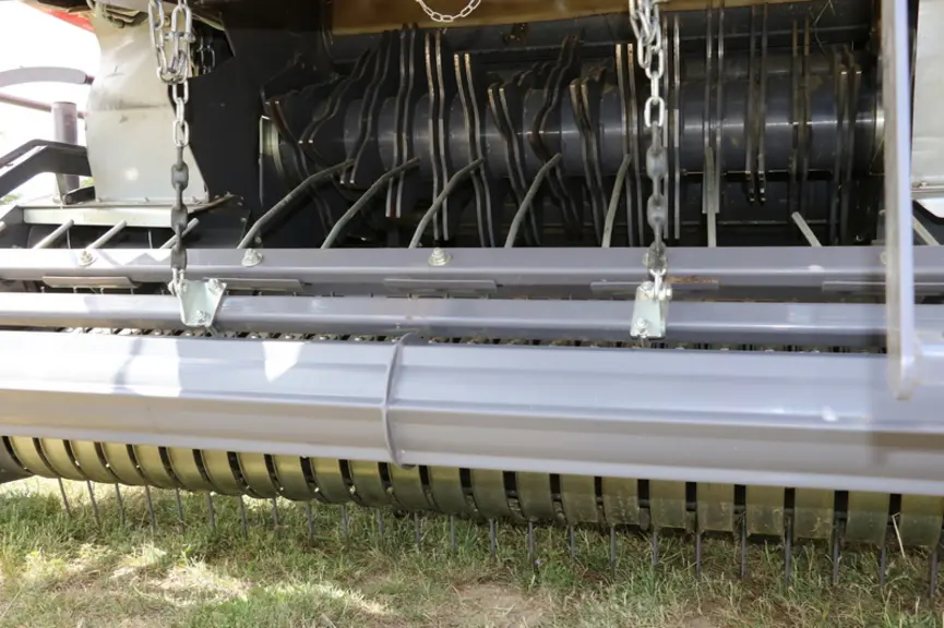Le combiné presse-enrubanneuse Mondiale 120 Combi de Maschio Gaspardo dispose d'un pick-up de 1,20 m et d'un rotor à 13 ou 25 couteaux.