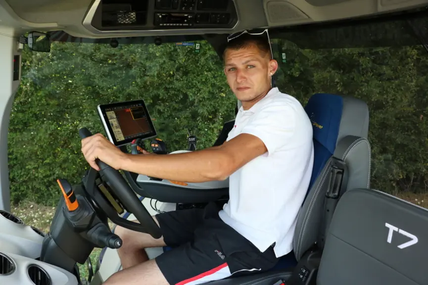 Le tracteur New Holland T7.315 HD dispose d'une cabine plus spacieuse.