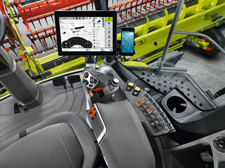 Les moissonneuses-batteuses Claas Lexion disposent du Claas Connect qui permet de transférer les réglages d'une moissonneuse-batteuse à une autre.