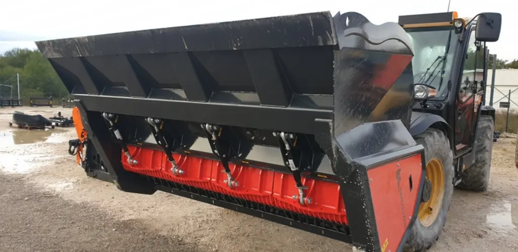 Les godets hacheurs offrent un bon débit de chantier, mais ne nettoient pas les betteraves.