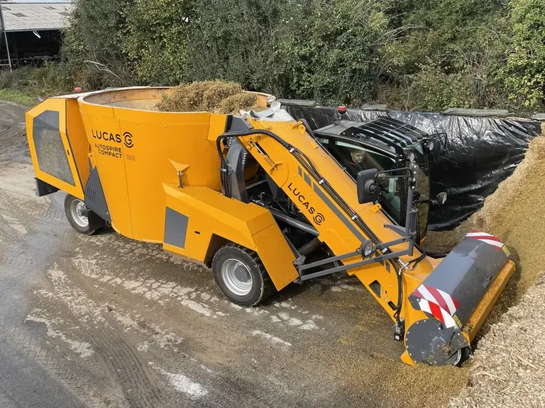 La mélangeuse automotrice Autospire Compact de Lucas G se décline en trois modèles de 12 à 16 m3.
