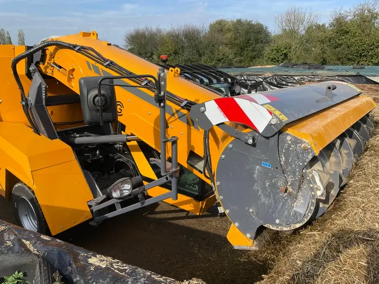 La mélangeuse automotrice Autospire Compact de Lucas G dispose d'une fraise profitant d'une puissance de 116 ch