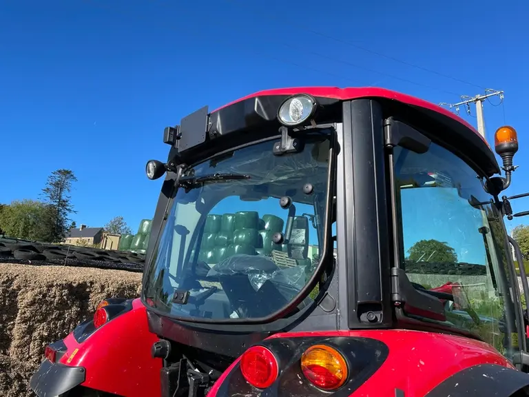 Le hayon arrière du McCormick X5.100 intègre un essuie-glace.