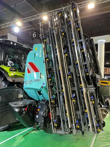 Le pulvérisateur Héraclès Evo de Berthoud reprend la rampe compacte ALSR