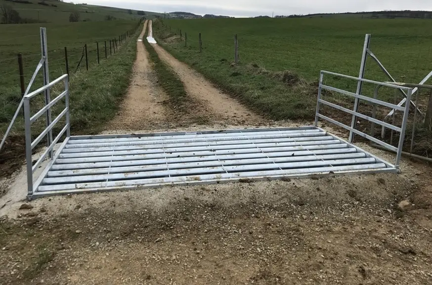 La barrière canadienne doit être suffisamment robuste pour autoriser le passage de convois agricoles pouvant dépasser 50 tonnes.