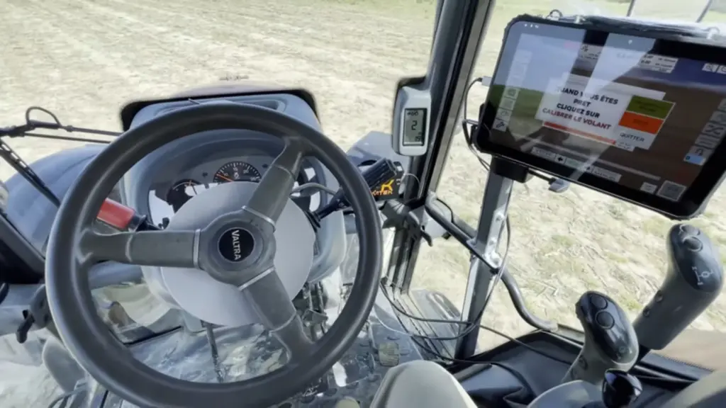 L'entreprise Farmtek propose un autoguidage à moins de 4000 euros se basant sur le réseau Centipède.