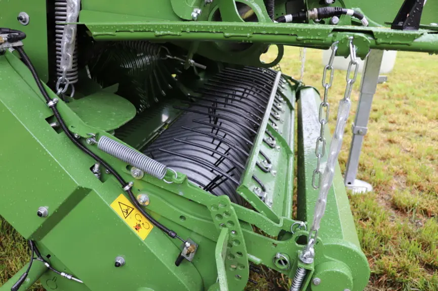 Presse enrubanneuse Krone Comprima Plus © D. Laisney