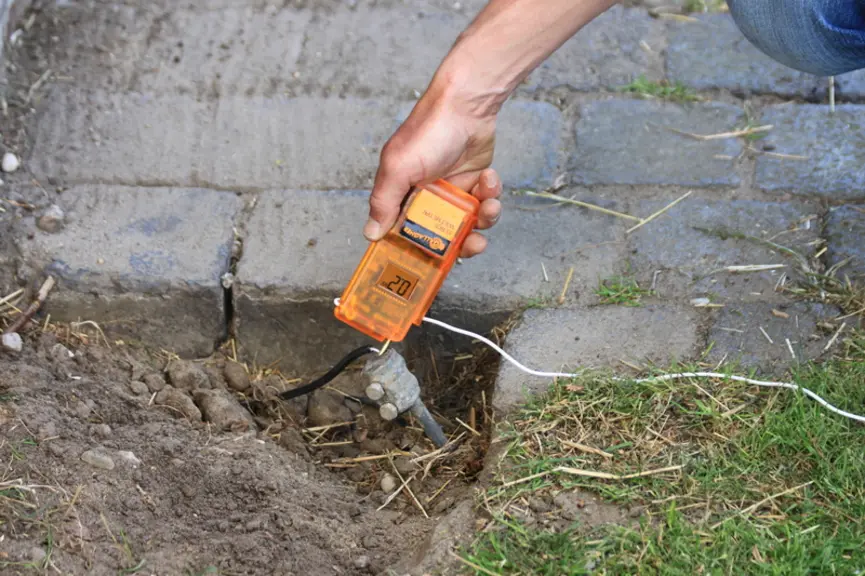 La perte mesurée à la prise de terre ne doit pas excéder 0,2 kV. © Gallagher