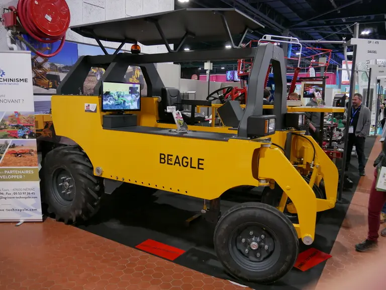 D'une puissance de 20-25 chevaux, l'enjambeur Beagle de Saudel sera pleinement commercialisé en 2020. © L.Vimond