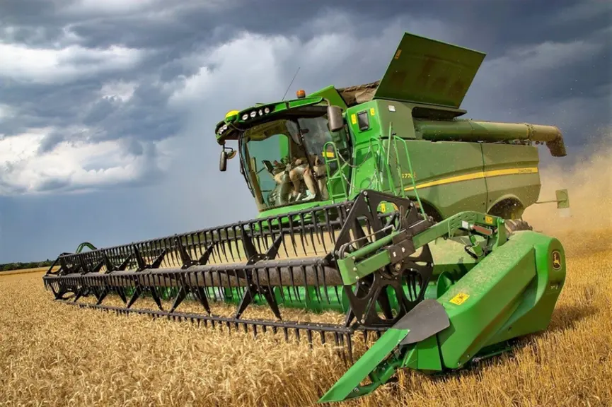 © Agricom'France Moissonneuse-batteuse S770i John Deere Réussir machinisme