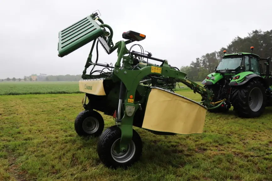 Faucheuse conditionneuse Krone Easy Cut TS © D. Laisney