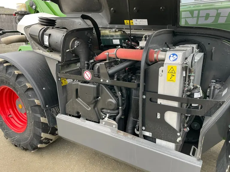 Le chargeur télescopique Fendt Cargo T740 est animé par un moteur quatre cylindres Cummins de 3,8 litres en position transversale.