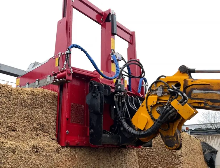Les désileuses en bloc V-Load Cutter de BVL offrent une découpe droite, grâce à un capteur d'inclinaison.