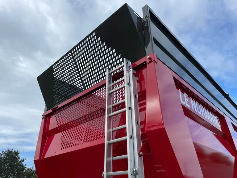 Les bennes Agritrans de Le Normand se complètent en option de rehausses en acier ou en aluminium.